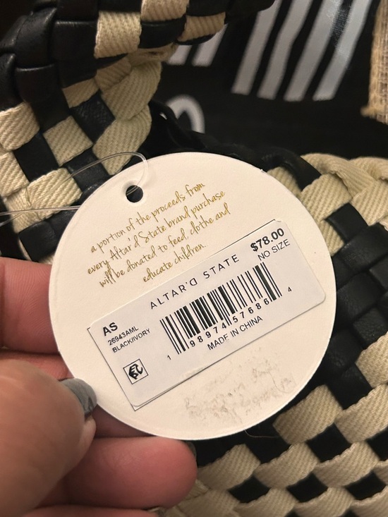NWT ALTR’D STATE Woven Black & Cream Handbag - Picture 3 of 5